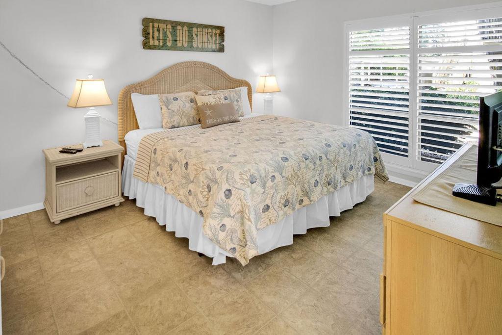 Siesta Key Escape Ground Floor Steps To Heated Pool And Free Trolley Apartment Exterior photo